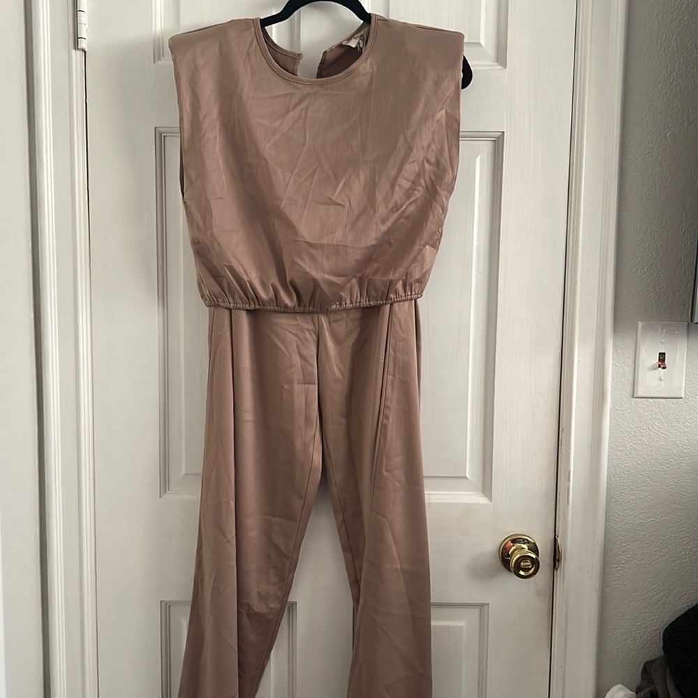 Taupe satin set